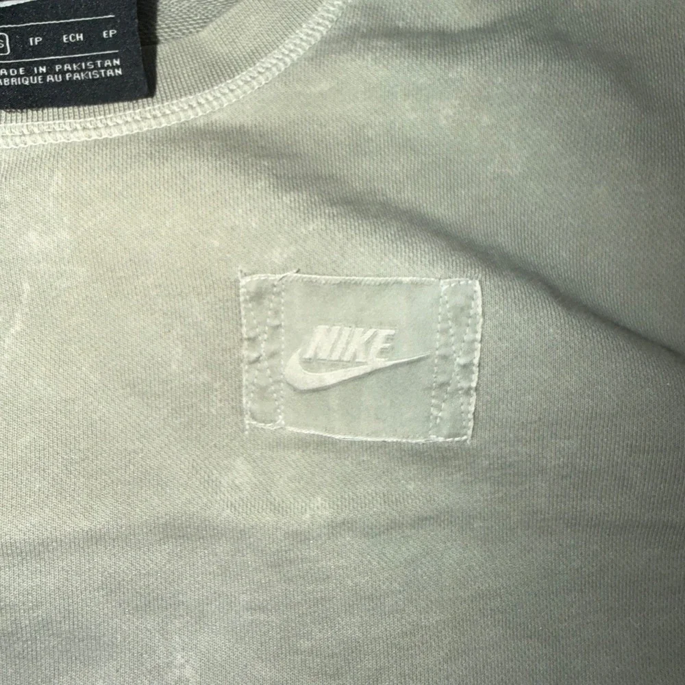 Nike sportswear essential